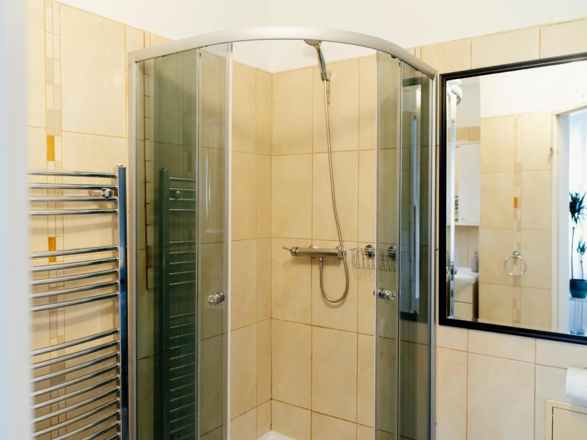 בוקרשט Lovely Vintage Double Studio In City Center מראה חיצוני תמונה